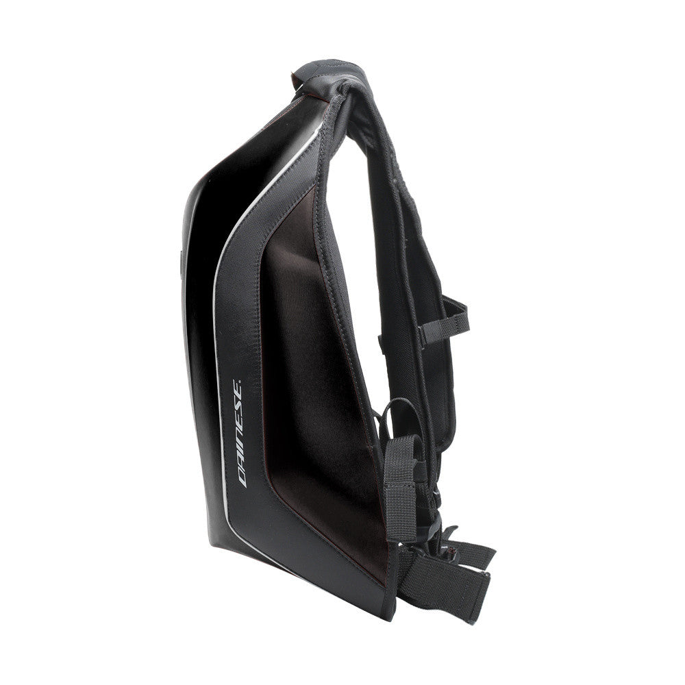 ダイネーゼ バックパック 【D-MACH BACKPACK】 スマートでスタイリッシュなバックパックを
